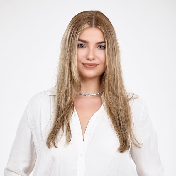 laura-zobel-min
